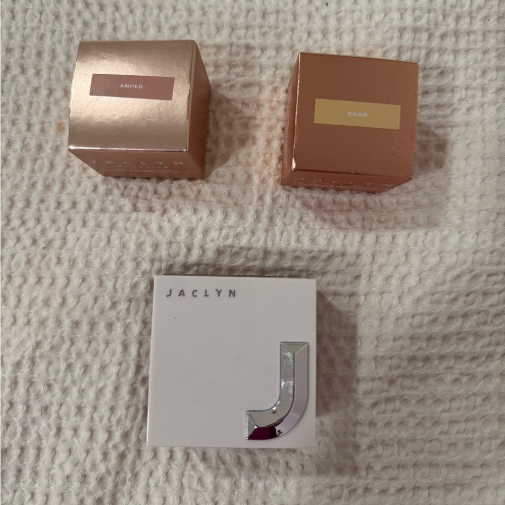 Jaclyn Cosmetics Loose Highlighter and Under eye Powder